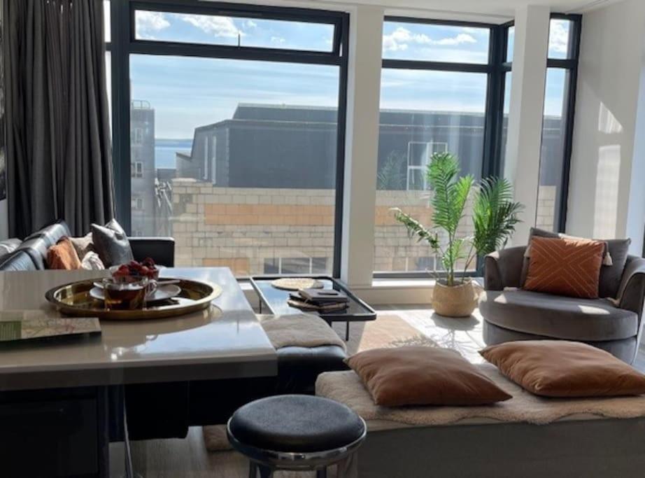 The Pad By The Beach Penthouse Apartment With Sunset And City Views Борнмут Екстер'єр фото